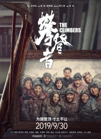 脱了内裤趴着光屁股
